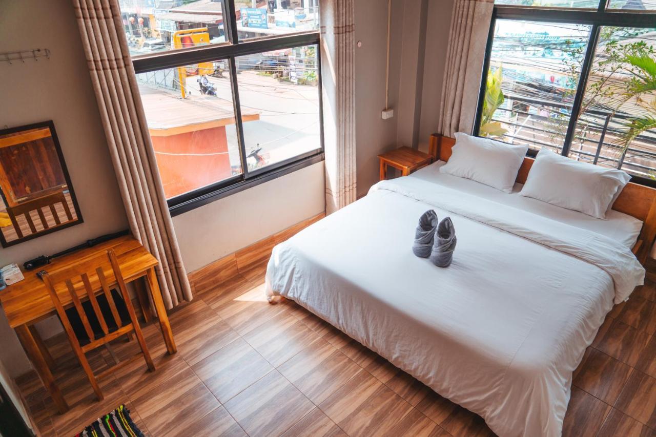 Vang Vieng Sunset Guesthouse & Restaurant エクステリア 写真