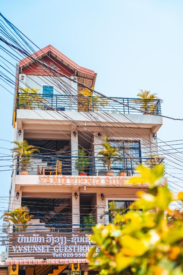 Vang Vieng Sunset Guesthouse & Restaurant エクステリア 写真